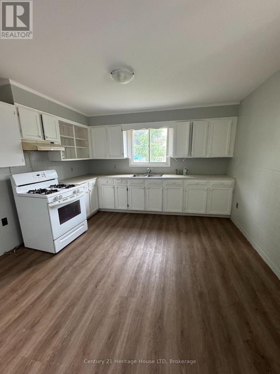 4688 Ryerson Crescent, Niagara Falls (Downtown), Ontario  L2E 1E5 - Photo 10 - X12776292