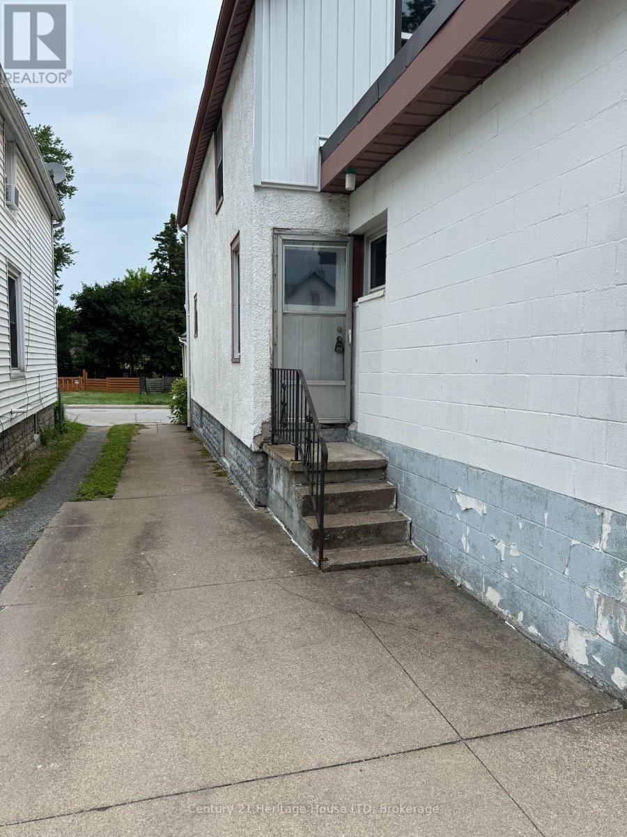 4688 Ryerson Crescent, Niagara Falls (Downtown), Ontario  L2E 1E5 - Photo 6 - X12776292