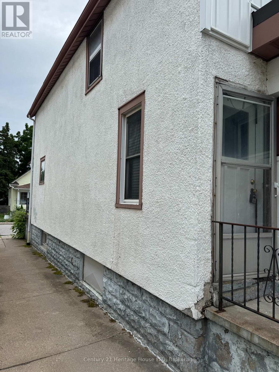 4688 Ryerson Crescent, Niagara Falls (Downtown), Ontario  L2E 1E5 - Photo 8 - X12776292