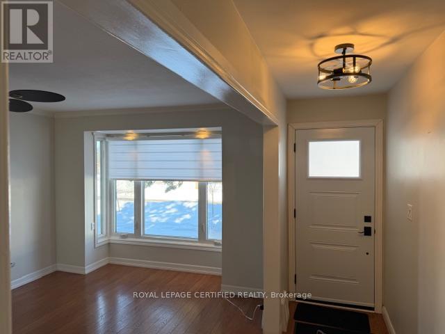 15 Glendale Avenue, Brampton, Ontario  L6X 1X2 - Photo 3 - W12774974