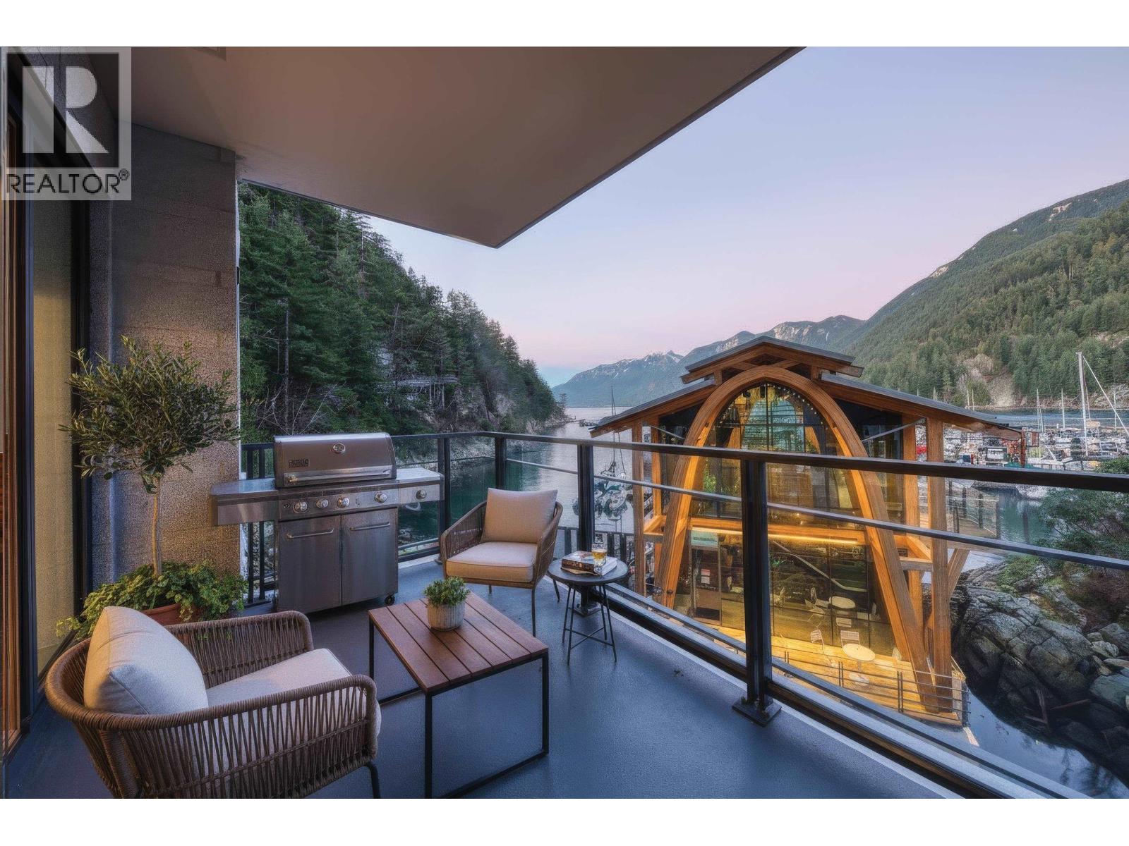 201 6707 Nelson Avenue, West Vancouver, British Columbia  V7W 0A4 - Photo 15 - R3088429