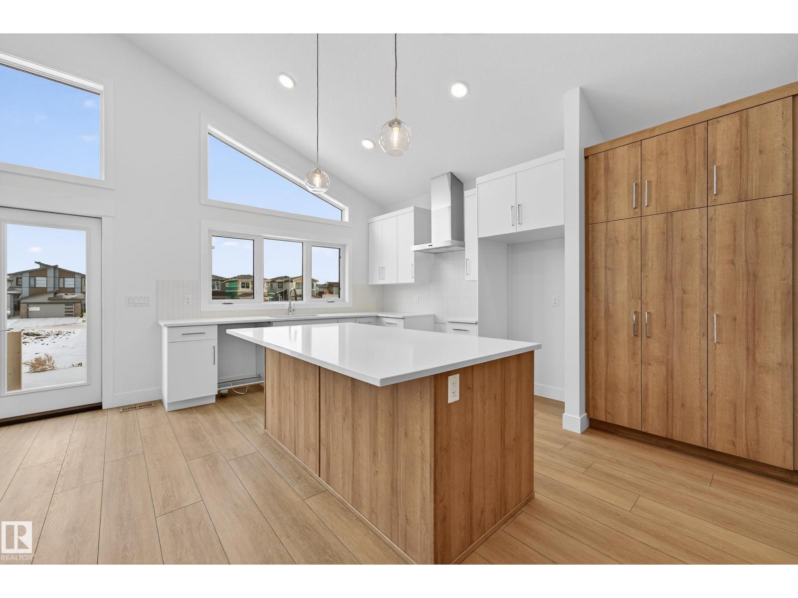 7093 Kiviaq Cr Sw, Edmonton, Alberta  T6W 5N7 - Photo 3 - E4467501