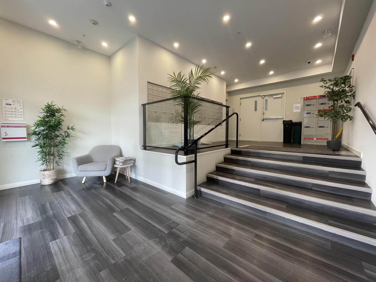 307 13623 N 81a Avenue, Surrey, British Columbia  V3W 3N7 - Photo 3 - R3088338