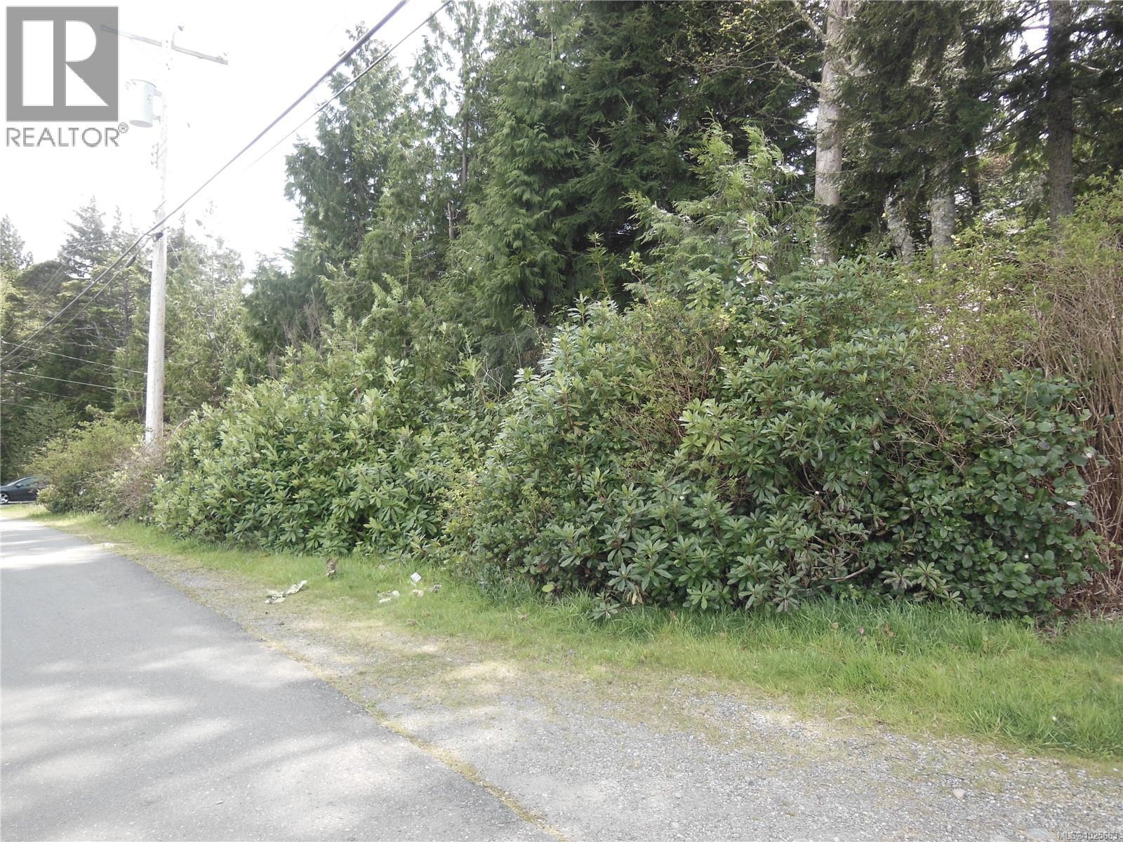 1686 Bay St, Ucluelet, British Columbia