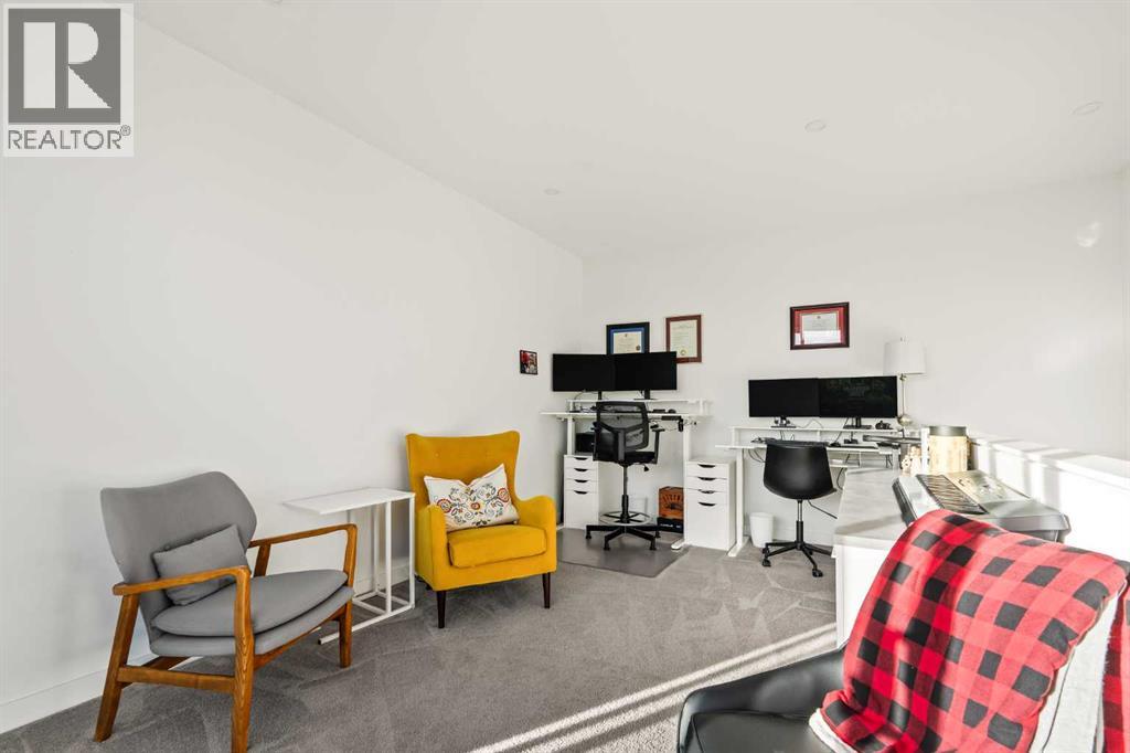 1940 Bowness Road Nw, Calgary, Alberta  T2N 3K6 - Photo 35 - A2282181