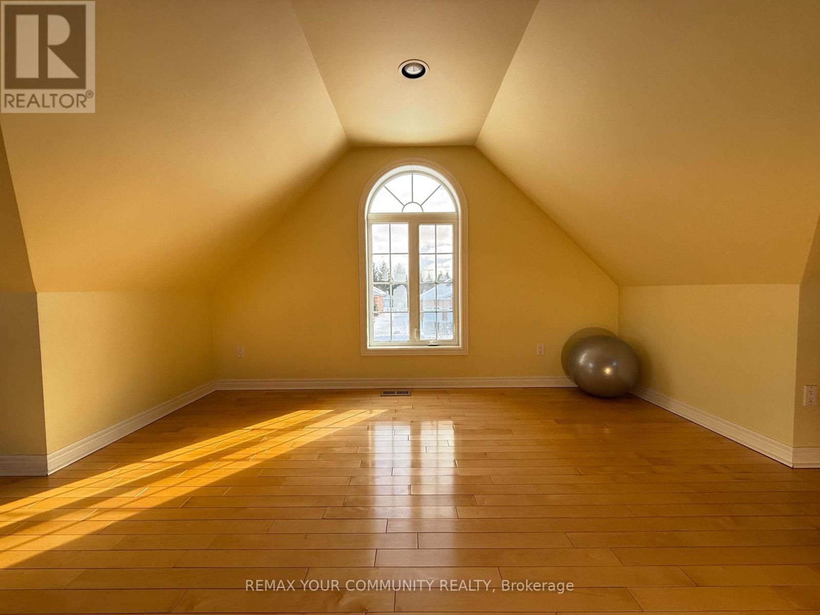 22 Whitebirch Lane, East Gwillimbury, Ontario  L0G 1V0 - Photo 21 - N12776354