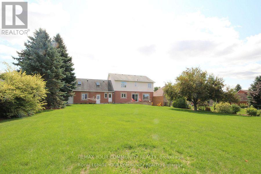 22 Whitebirch Lane, East Gwillimbury, Ontario  L0G 1V0 - Photo 7 - N12776354