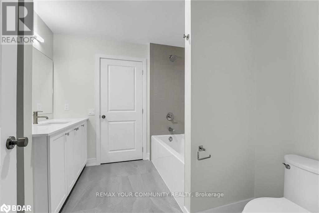 211 - 121 Mary Street, Clearview (Creemore), Ontario  L0M 1G0 - Photo 16 - S12776298