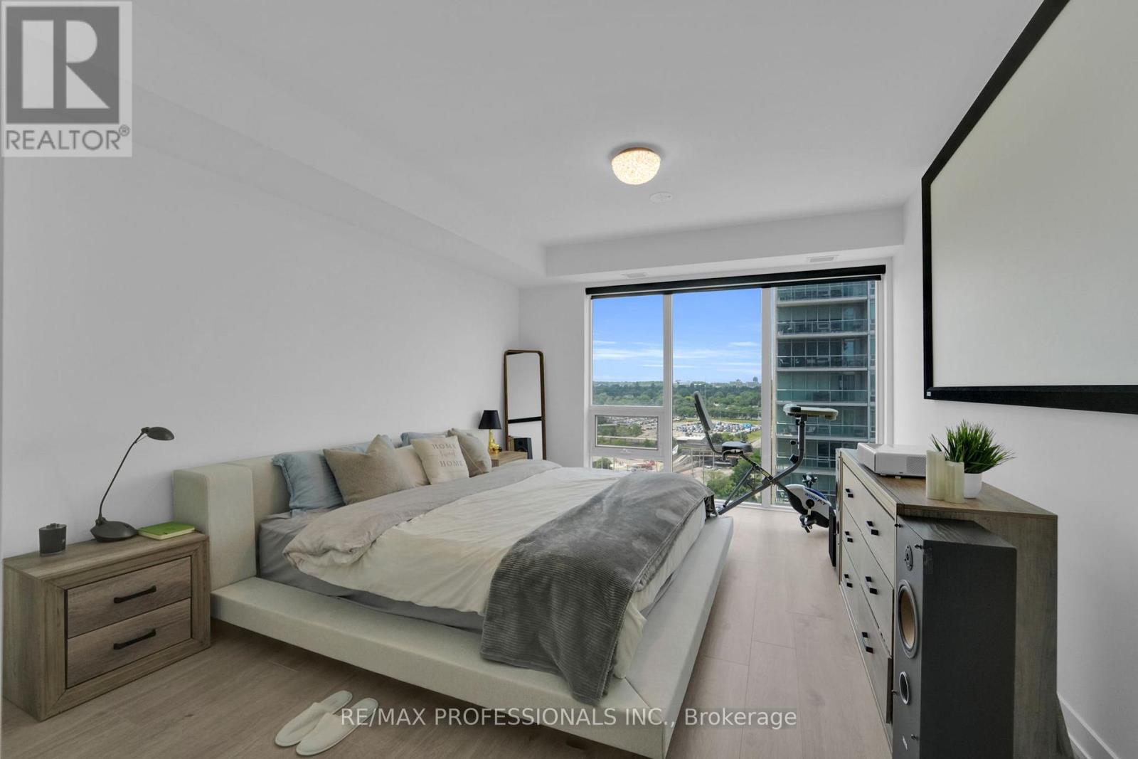 1402 - 1035 Southdown Road, Mississauga, Ontario  L5J 0A2 - Photo 22 - W12767944