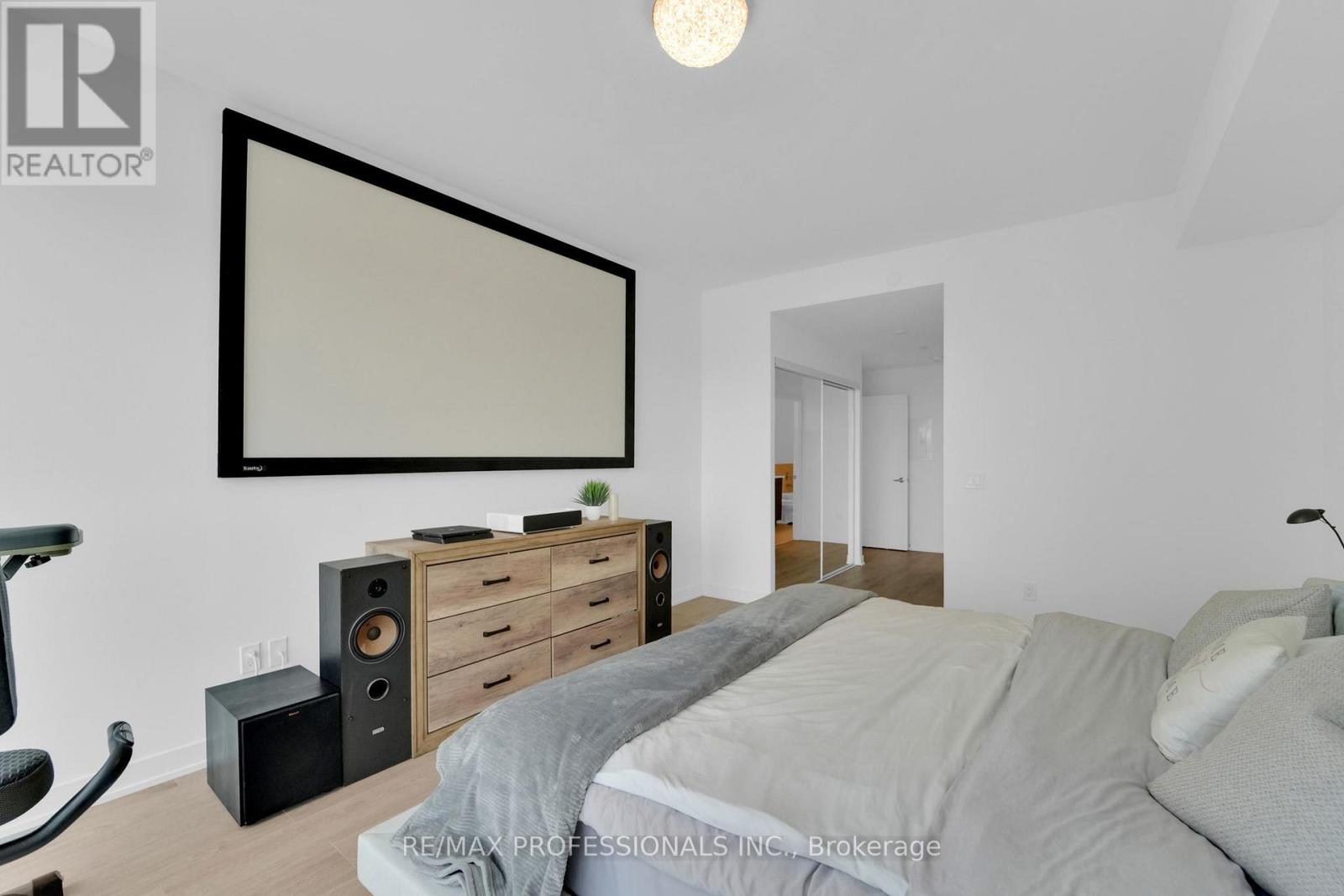 1402 - 1035 Southdown Road, Mississauga, Ontario  L5J 0A2 - Photo 24 - W12767944