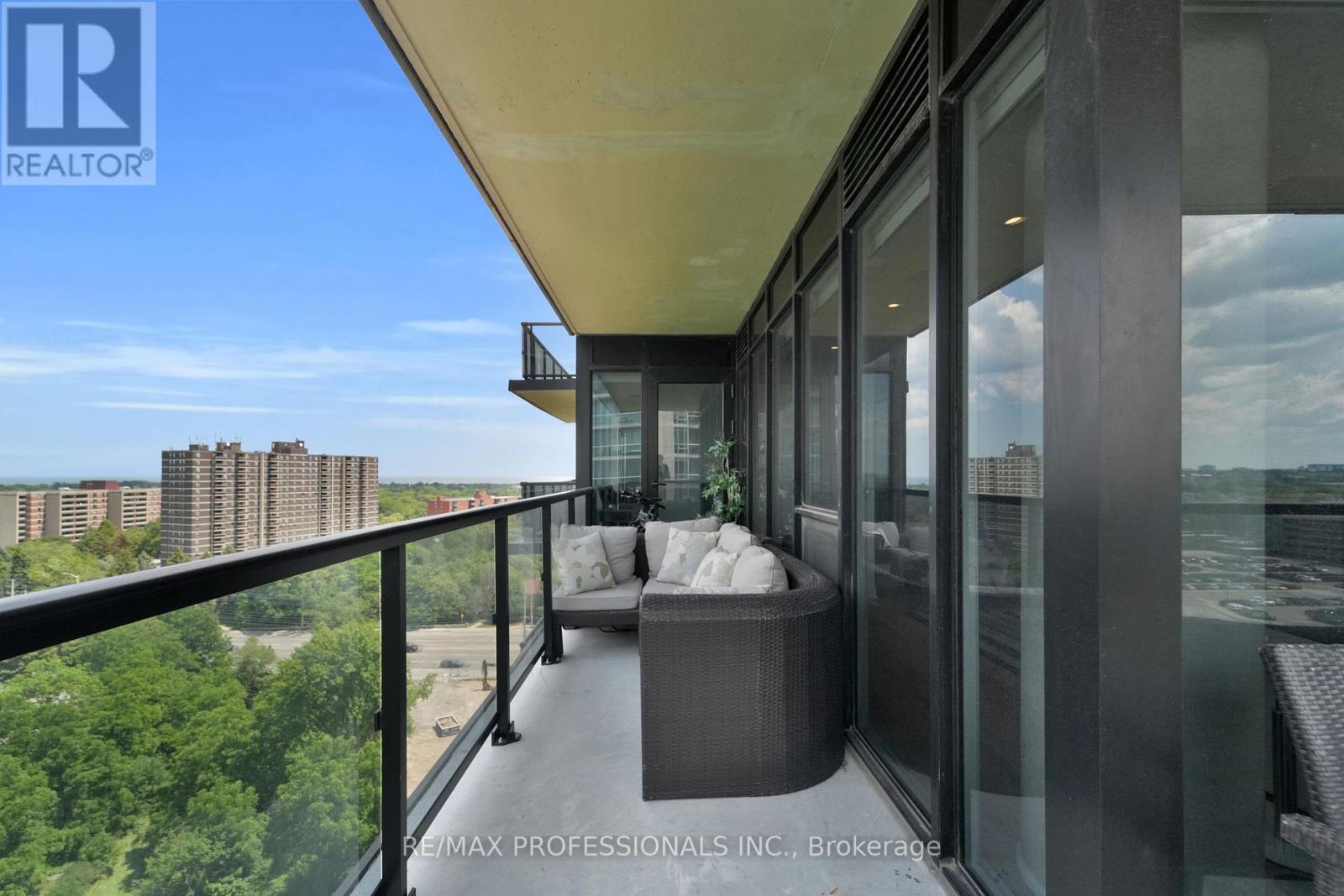 1402 - 1035 Southdown Road, Mississauga, Ontario  L5J 0A2 - Photo 39 - W12767944