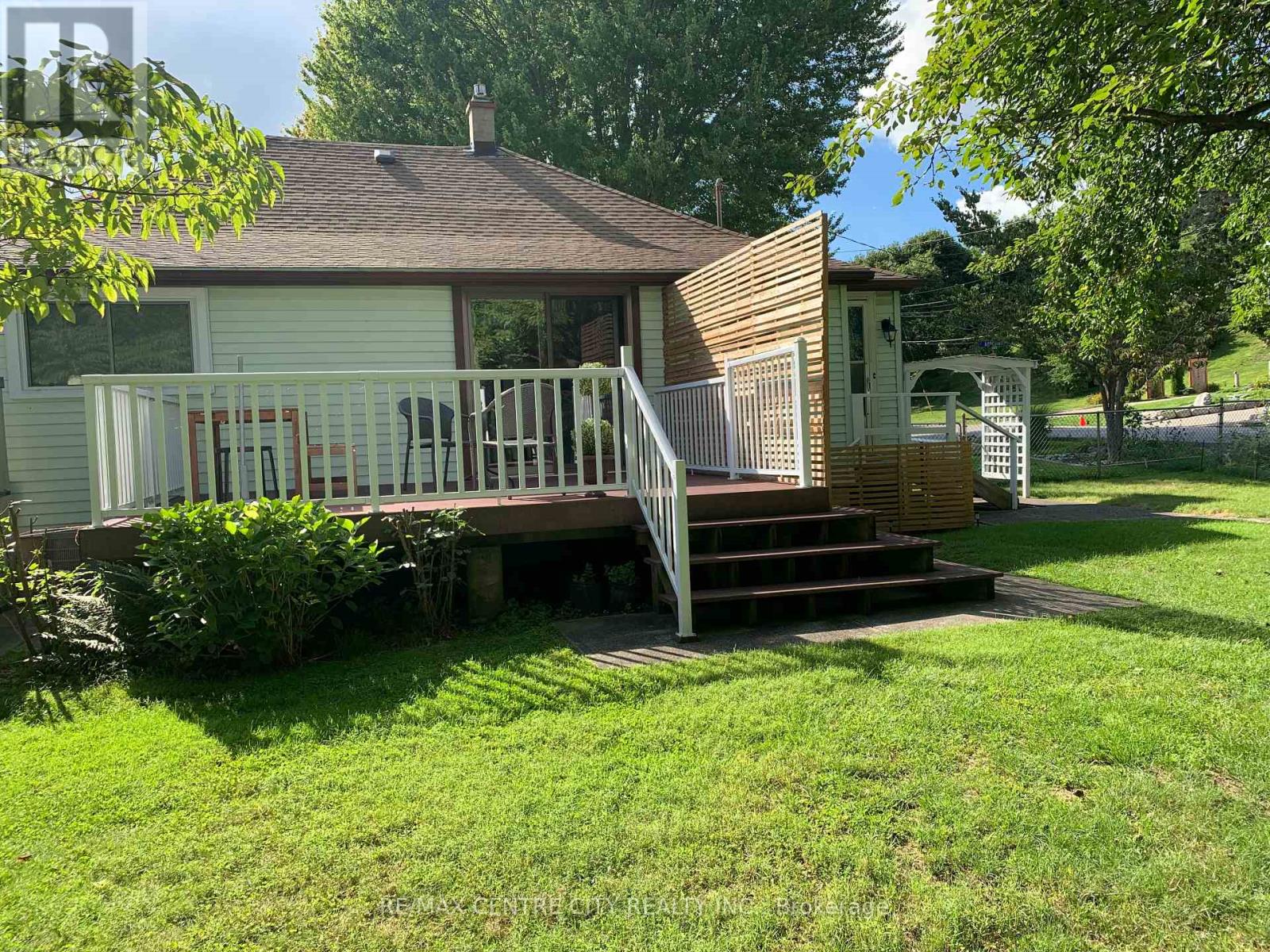 209 Adelaide Street, Central Elgin, Ontario  N5L 1A1 - Photo 28 - X12775092