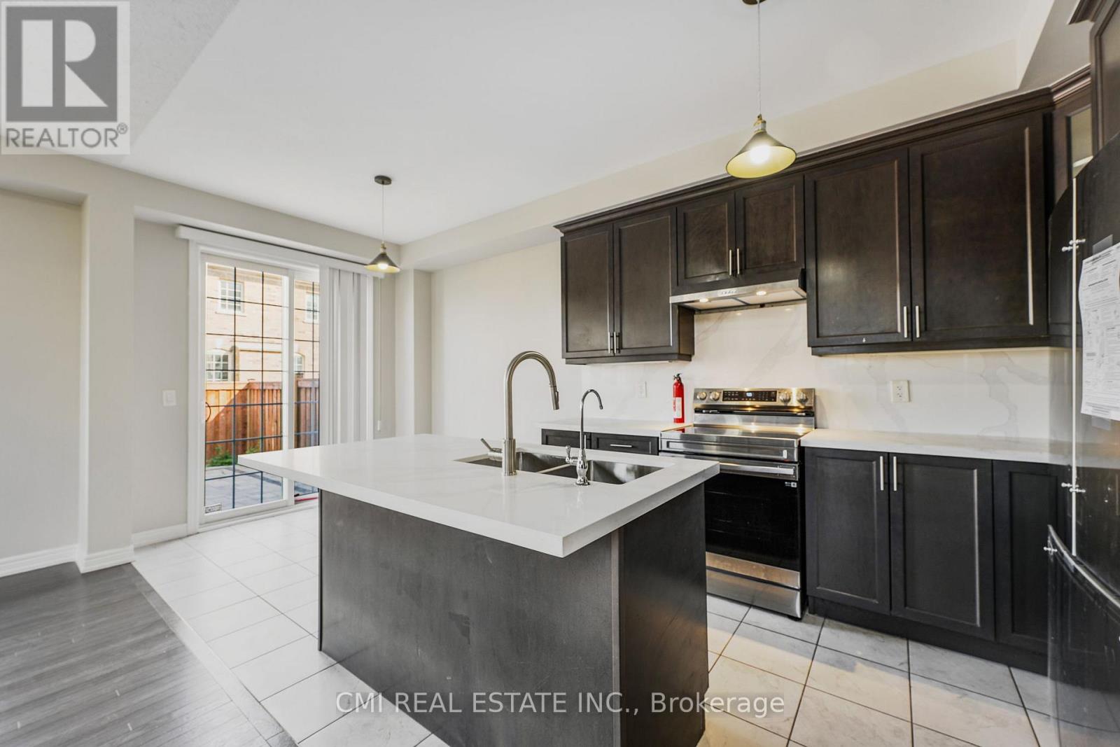 40 Spokanne Street N, Brampton, Ontario  L6R 4A2 - Photo 10 - W12776290