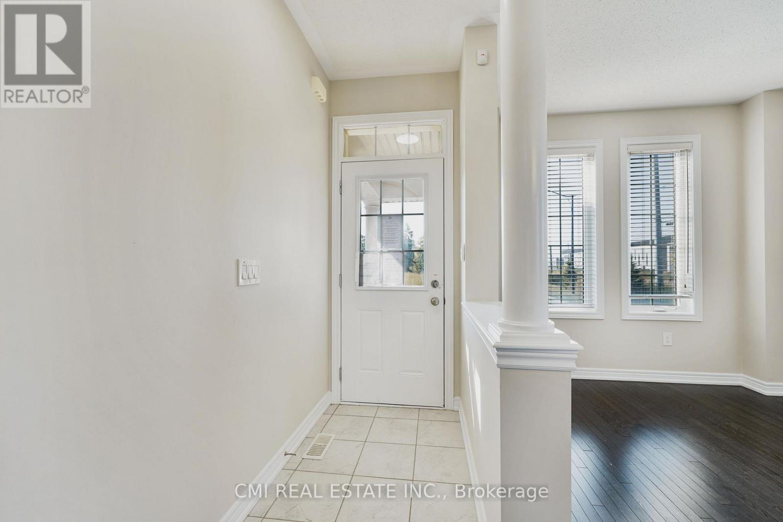 40 Spokanne Street N, Brampton, Ontario  L6R 4A2 - Photo 5 - W12776290