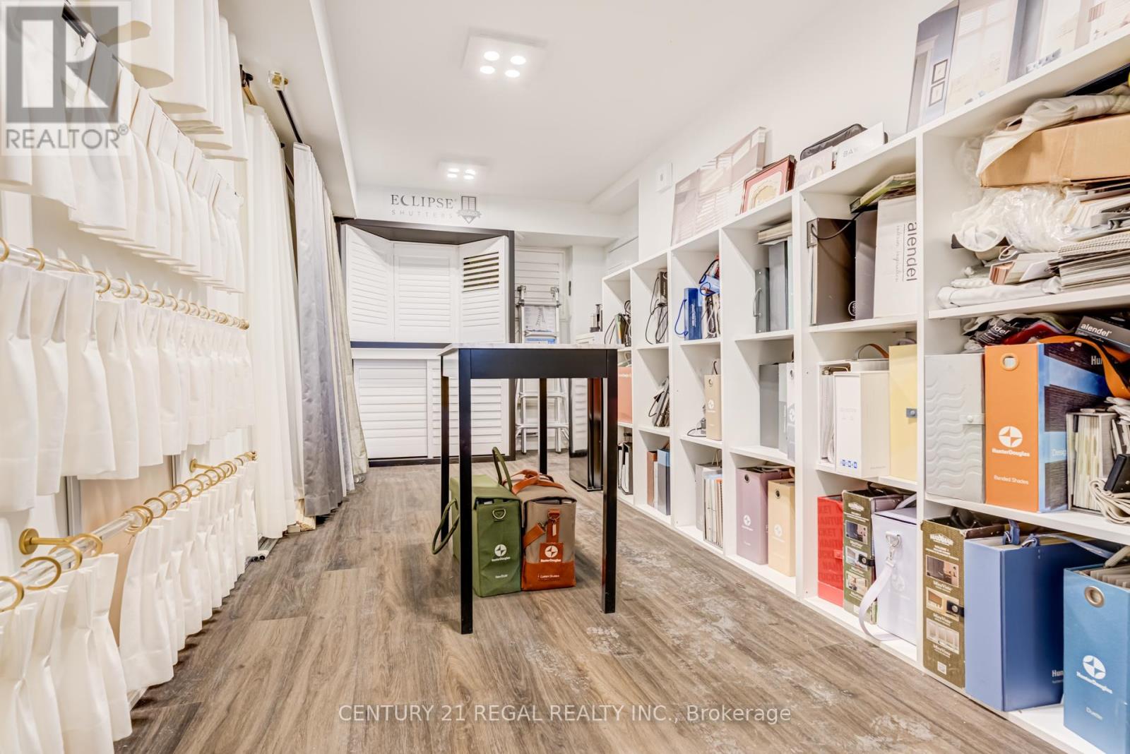 1008 Lagoon Street, Mississauga, Ontario  L5G 0B2 - Photo 21 - W12776294