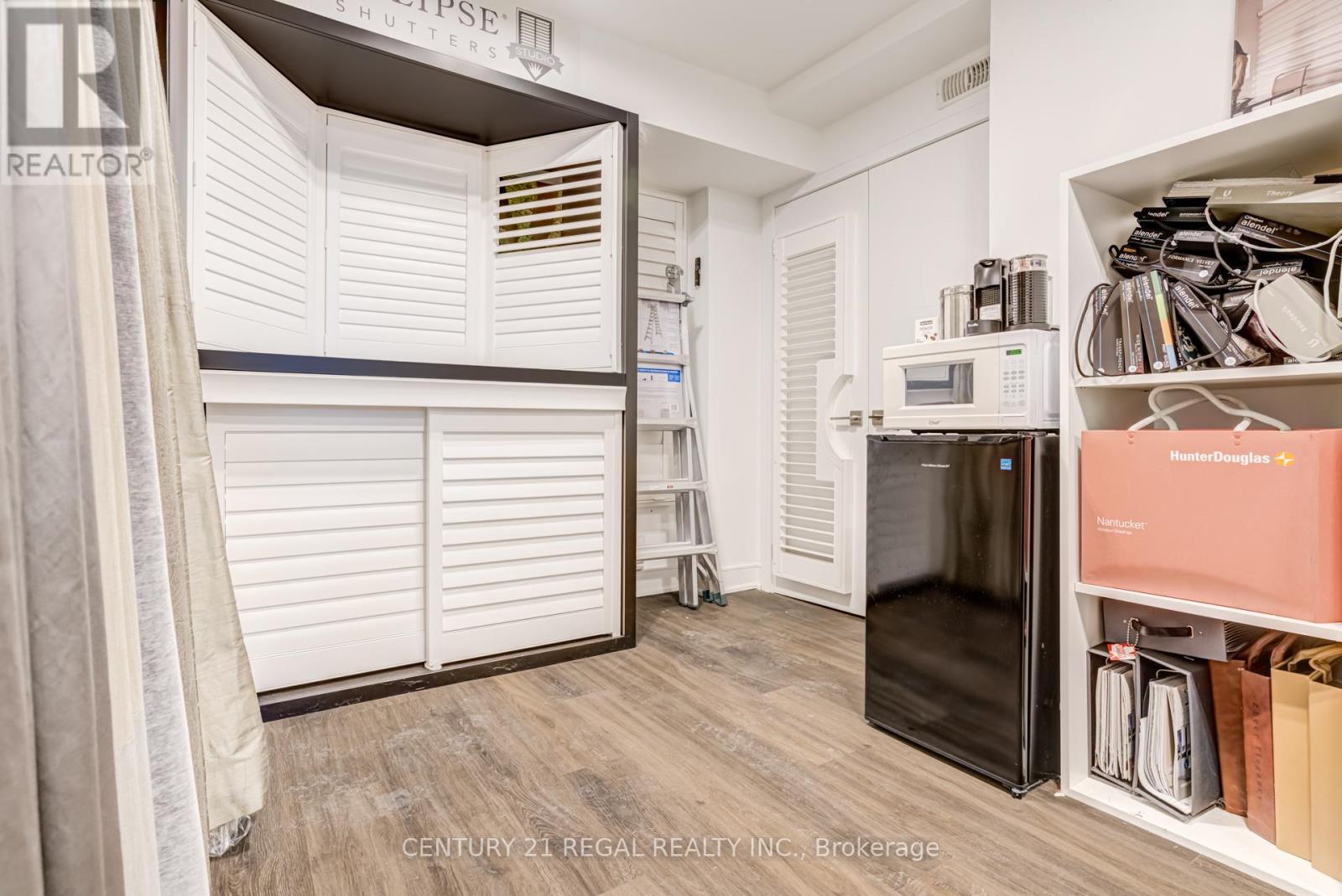 1008 Lagoon Street, Mississauga, Ontario  L5G 0B2 - Photo 25 - W12776294