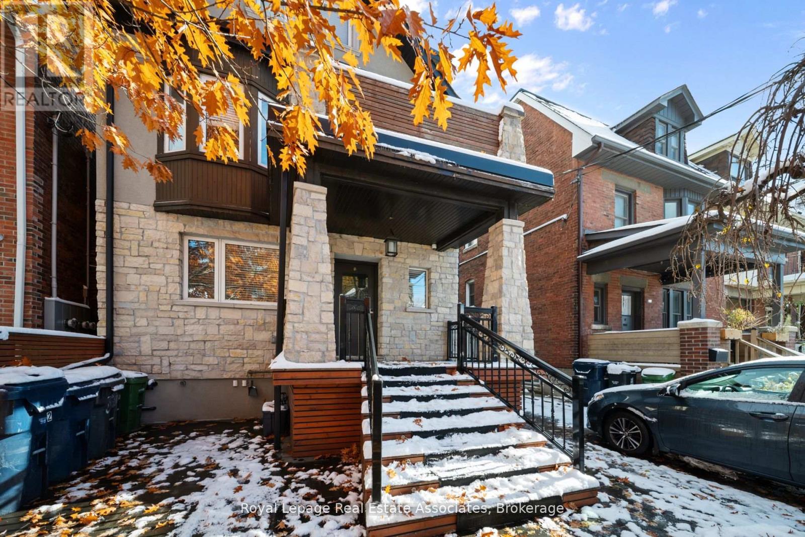 1 - 531 Runnymede Road, Toronto, Ontario  M6S 2Z8 - Photo 2 - W12776302