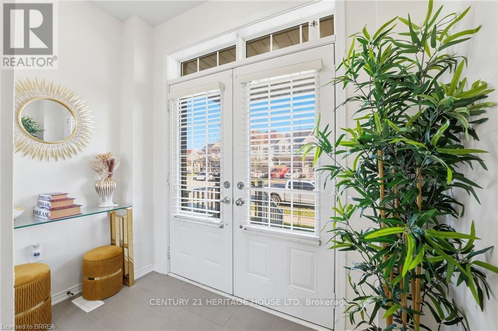 29 Arnold Marshall Boulevard, Haldimand, Ontario  N3W 0B2 - Photo 3 - X12776352