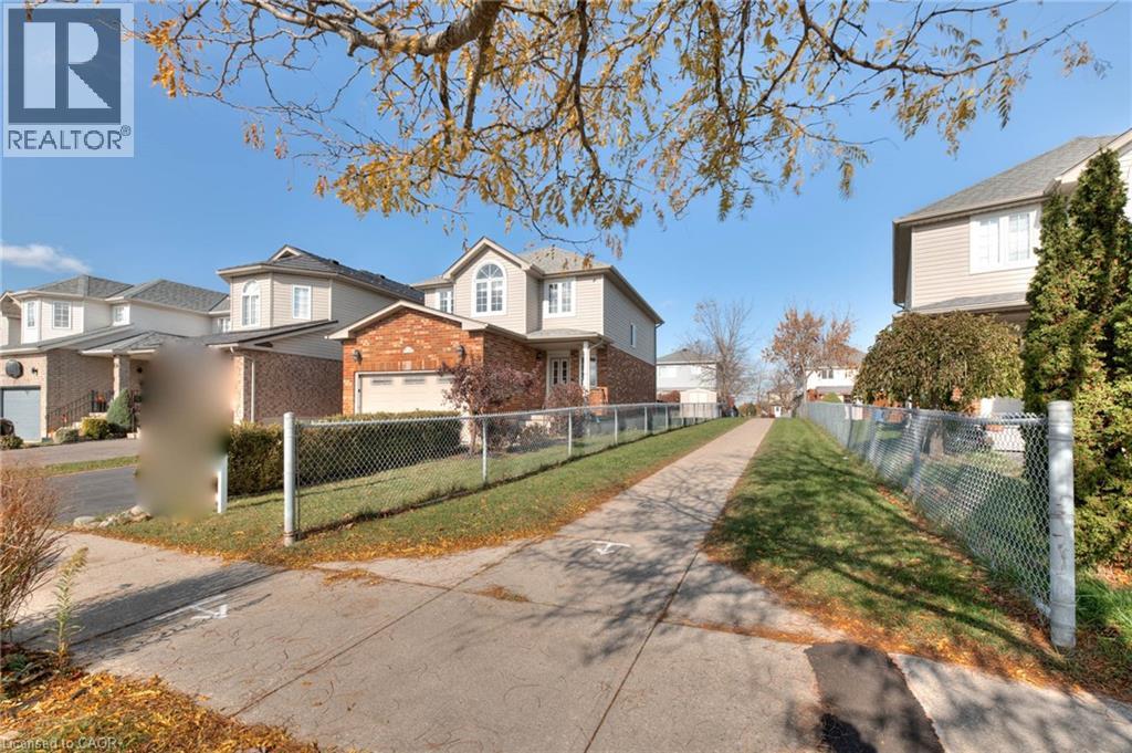 38 Heatherwood Place, Kitchener, Ontario  N2N 3P4 - Photo 6 - 40802228