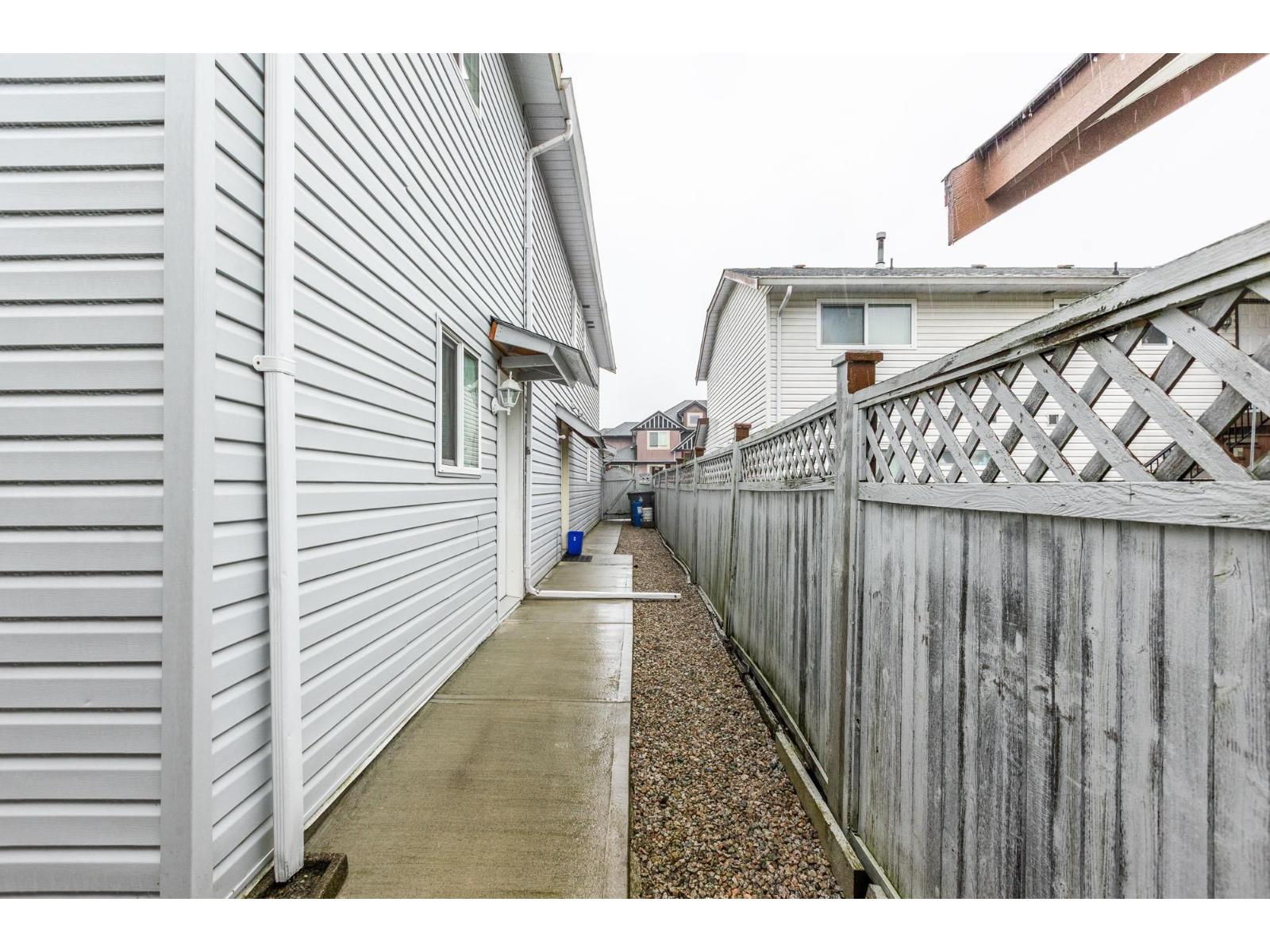 8412 134b Street, Surrey, British Columbia  V3W 0T8 - Photo 27 - R3088403