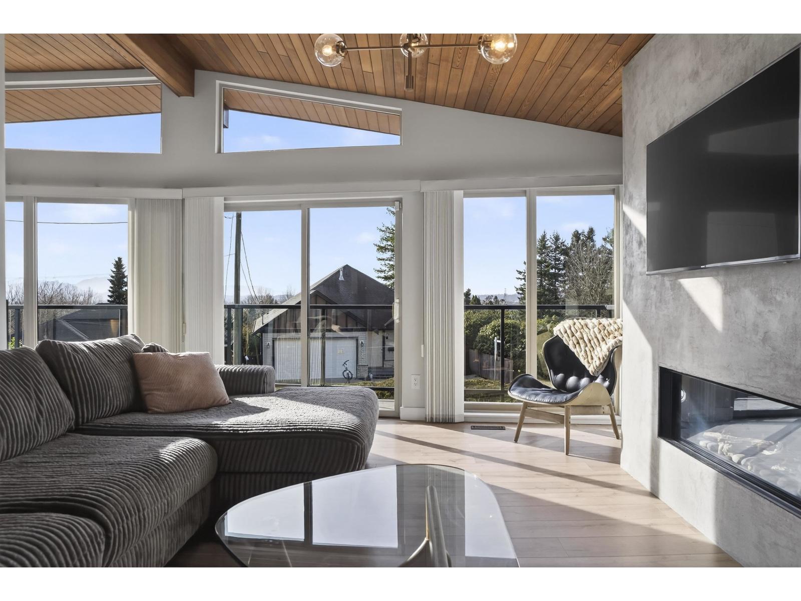 33777 4 Avenue, Mission, British Columbia  V2V 1T5 - Photo 4 - R3087768