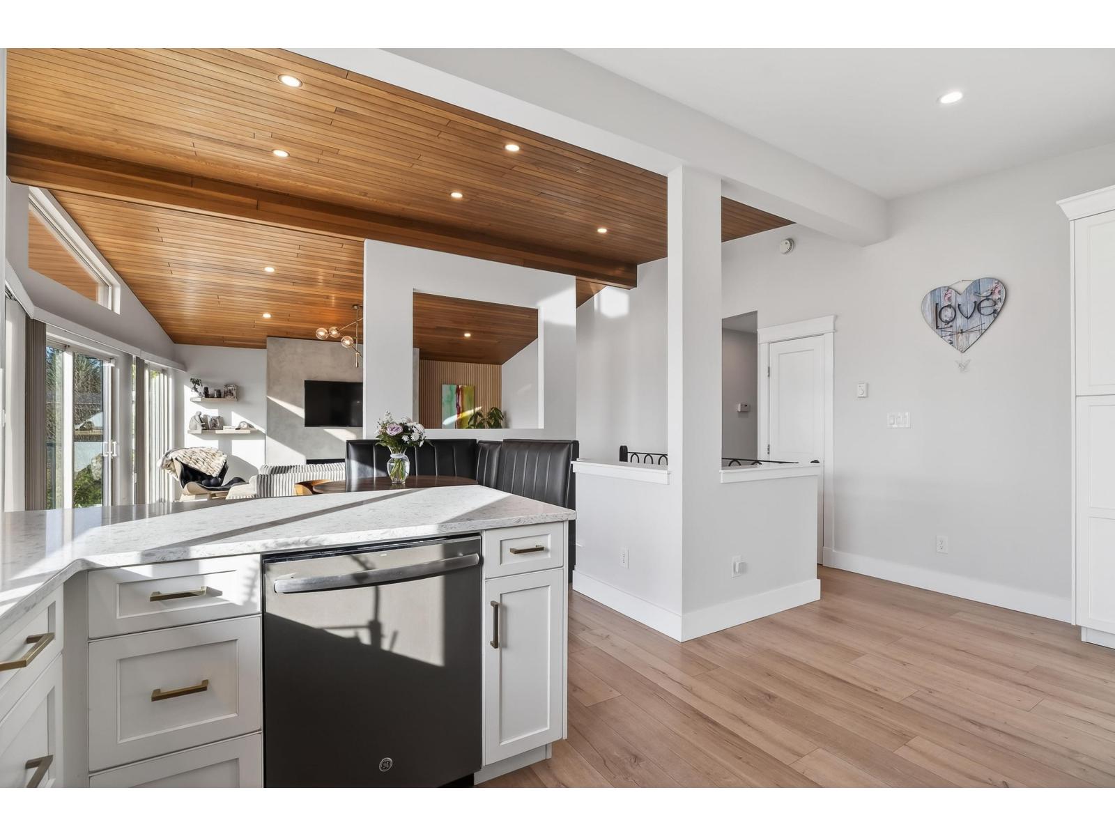 33777 4 Avenue, Mission, British Columbia  V2V 1T5 - Photo 12 - R3087768