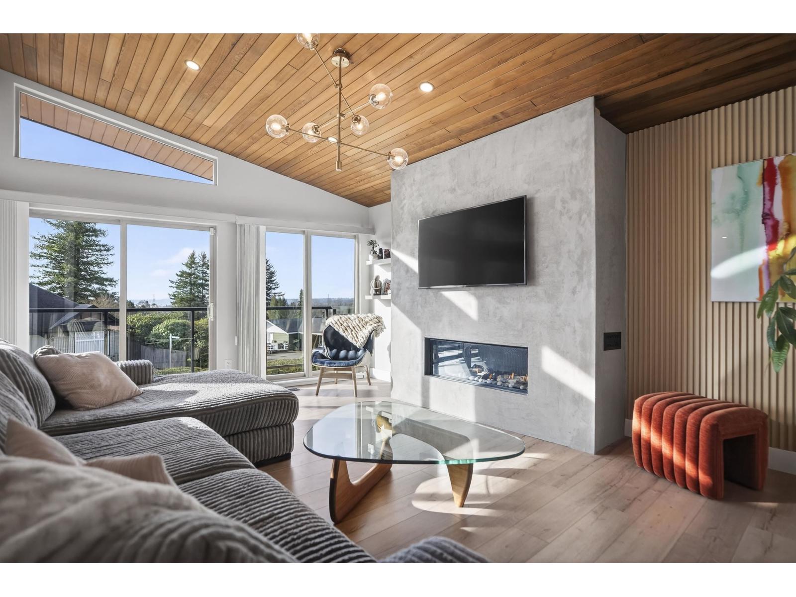 33777 4 Avenue, Mission, British Columbia  V2V 1T5 - Photo 2 - R3087768