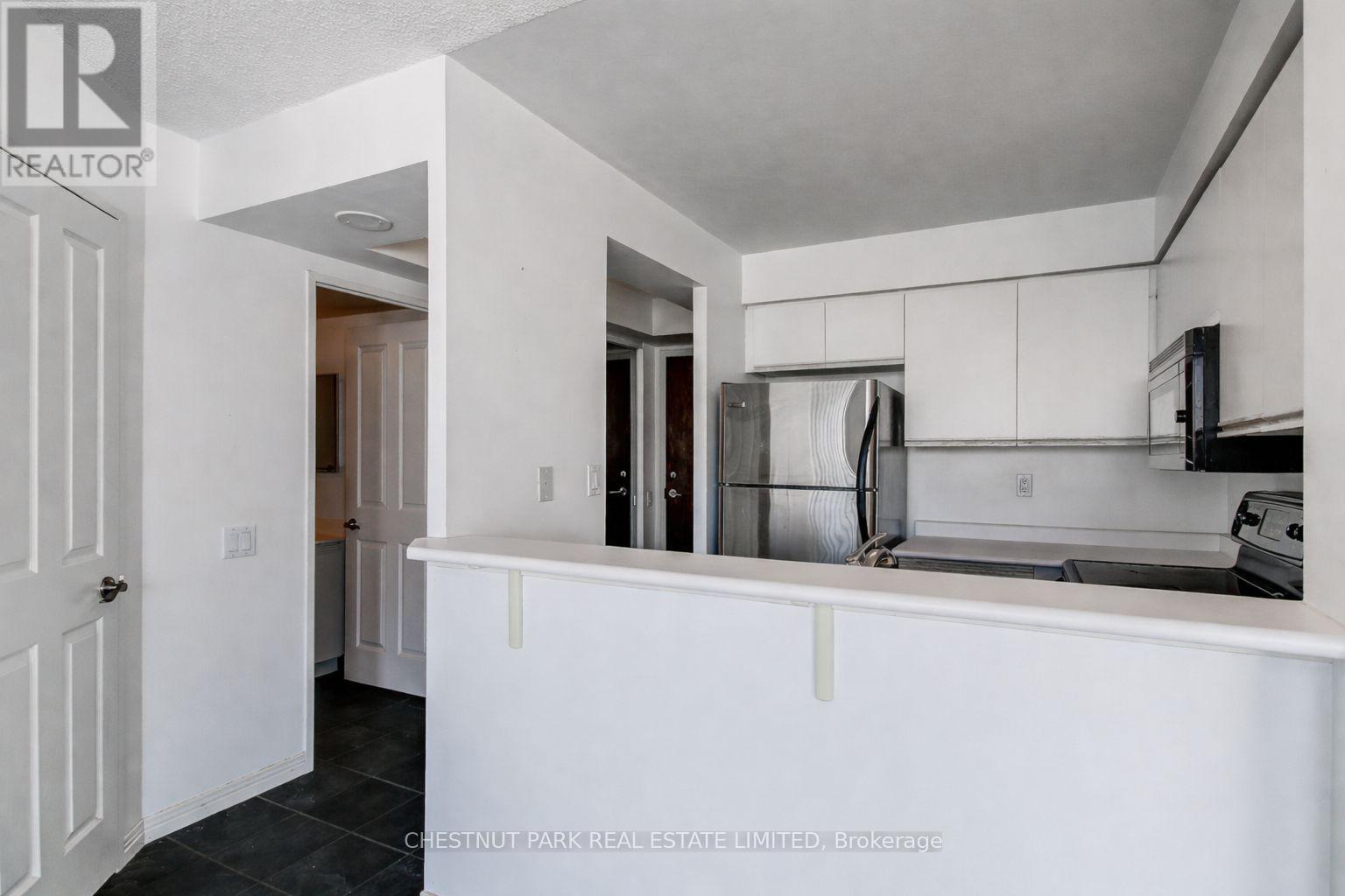 Ph210 - 942 Yonge Street, Toronto, Ontario  M4W 3S8 - Photo 14 - C12772864