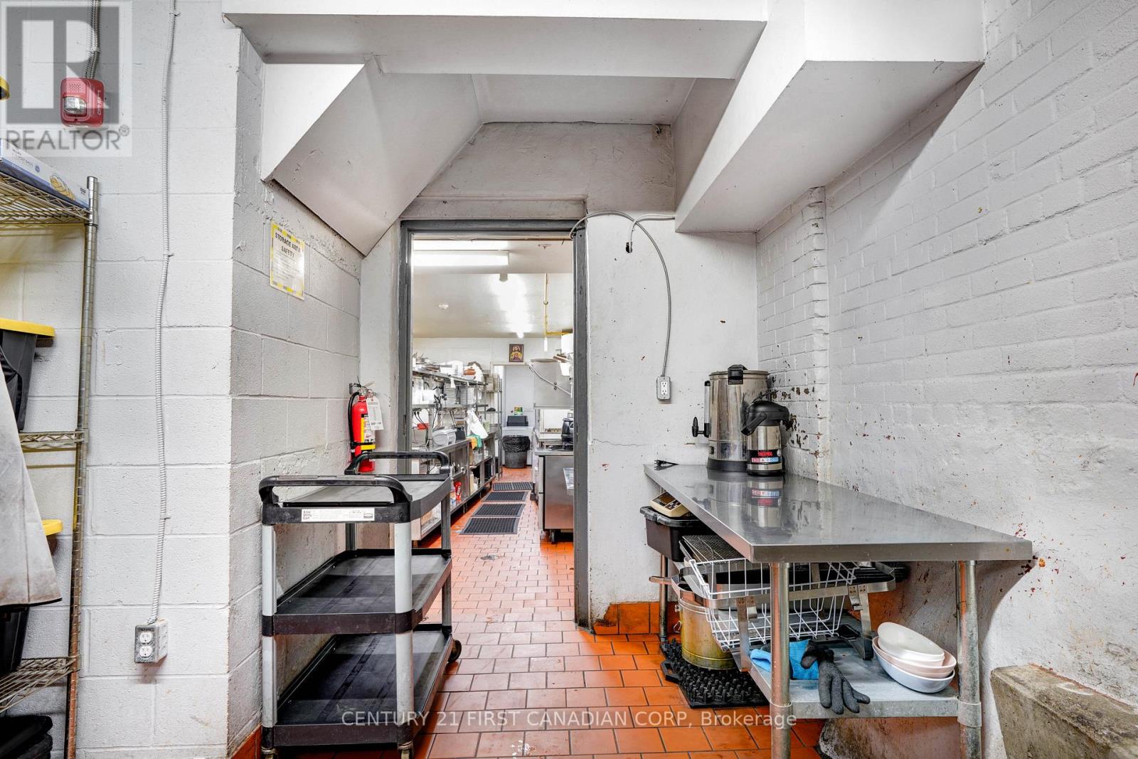 Unit A - 117 Christina Street N, Sarnia, Ontario  N7T 5T7 - Photo 43 - X12774832