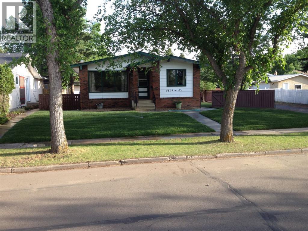 5809 43 Avenue, Camrose, Alberta  T4V 0A5 - Photo 3 - A2280333