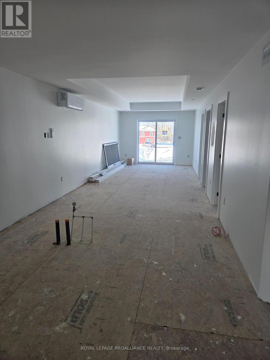 2 - 92 Lywood Street, Belleville, Ontario  K0K 1K0 - Photo 11 - X12776522