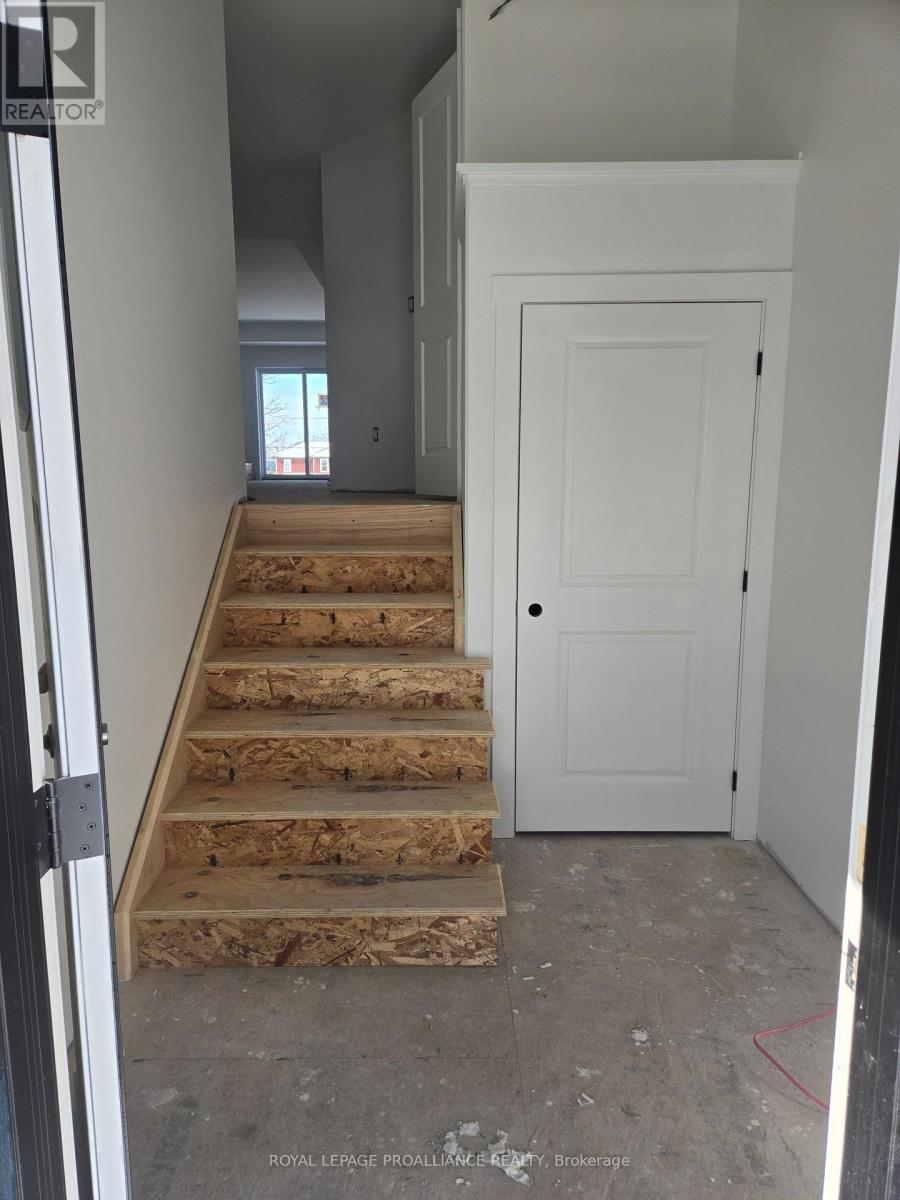 2 - 92 Lywood Street, Belleville, Ontario  K0K 1K0 - Photo 2 - X12776522