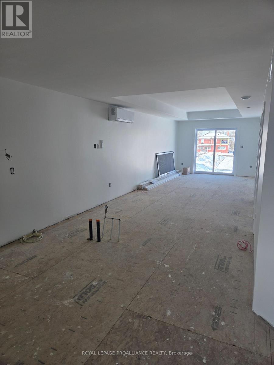 2 - 92 Lywood Street, Belleville, Ontario  K0K 1K0 - Photo 5 - X12776522