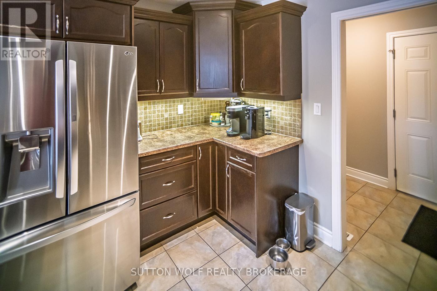 152 Deborah Drive, Strathroy-Caradoc, Ontario  N7G 4E1 - Photo 22 - X12776444