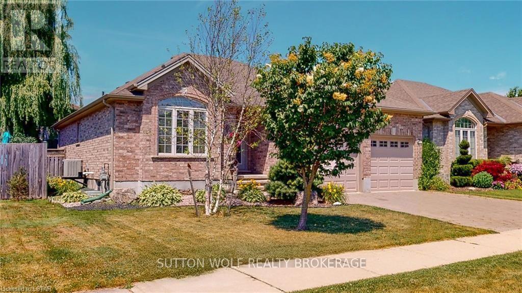 152 Deborah Drive, Strathroy-Caradoc, Ontario  N7G 4E1 - Photo 3 - X12776444