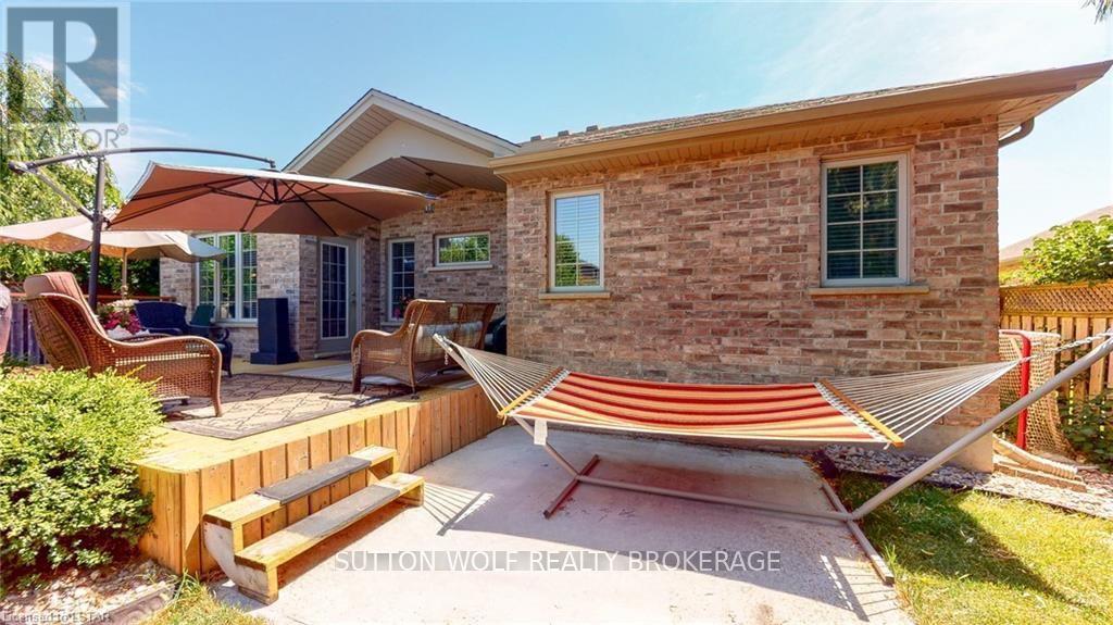 152 Deborah Drive, Strathroy-Caradoc, Ontario  N7G 4E1 - Photo 5 - X12776444