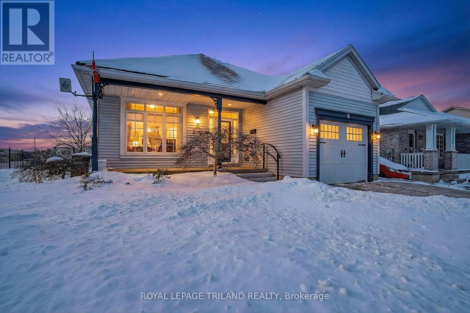 2 AXFORD PARKWAY, St. Thomas, Ontario