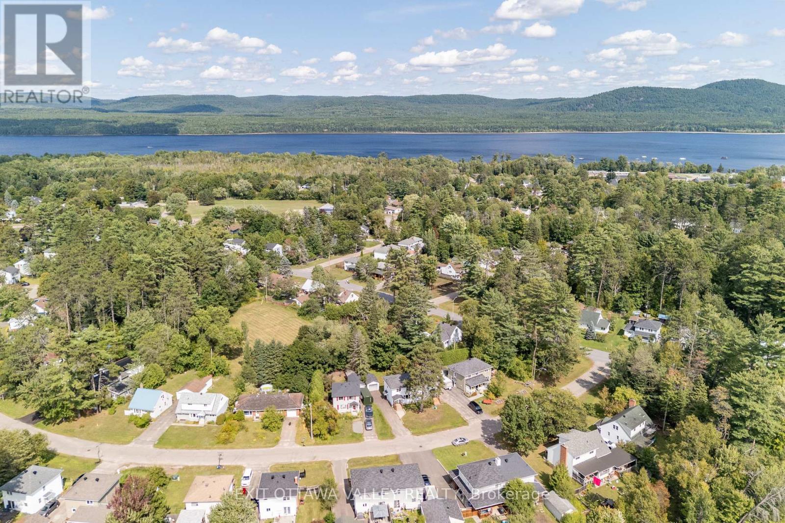 6 Faraday Crescent, Deep River, Ontario  K0J 1P0 - Photo 29 - X12776430