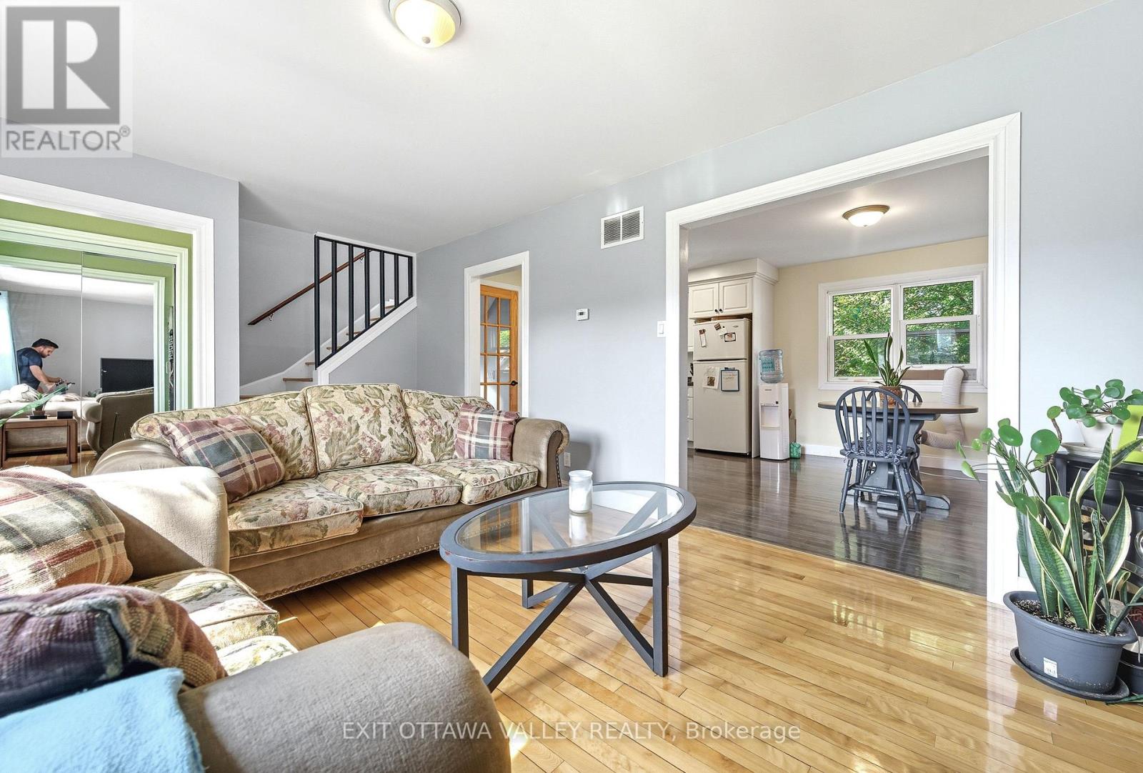 6 Faraday Crescent, Deep River, Ontario  K0J 1P0 - Photo 7 - X12776430