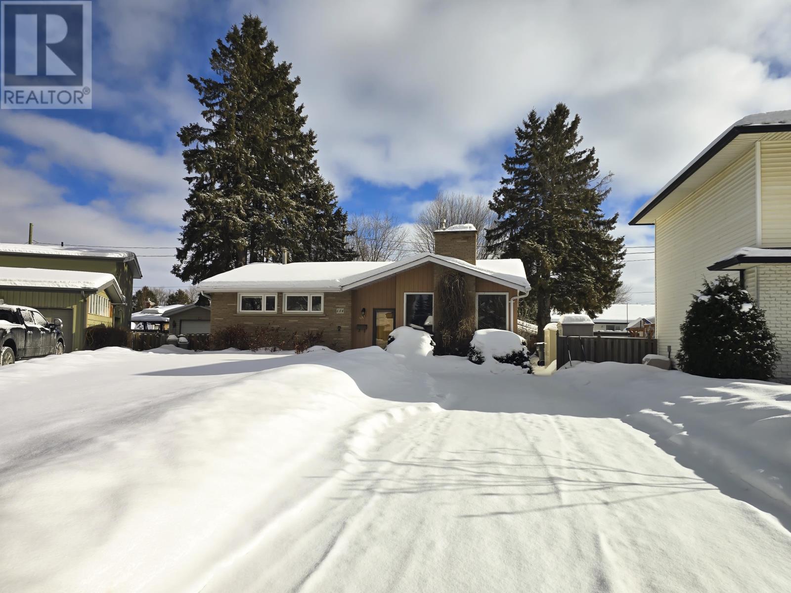 604 Ashdale Pl, Thunder Bay, Ontario  P7E 3M6 - Photo 2 - TB2600156