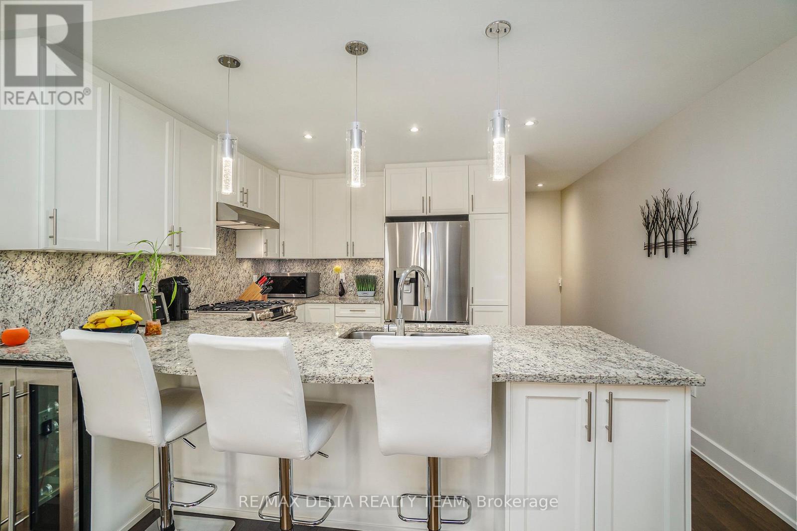 240 Mullin Private, Ottawa, Ontario  K1W 0K6 - Photo 6 - X12776478