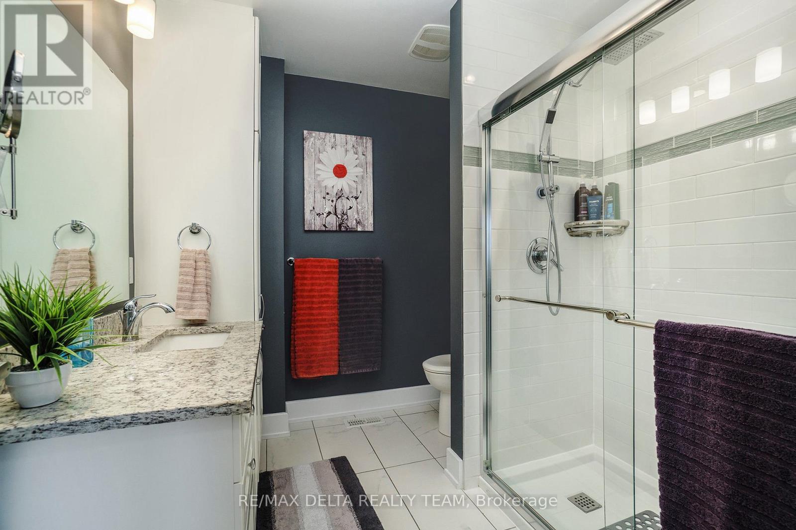 240 Mullin Private, Ottawa, Ontario  K1W 0K6 - Photo 9 - X12776478