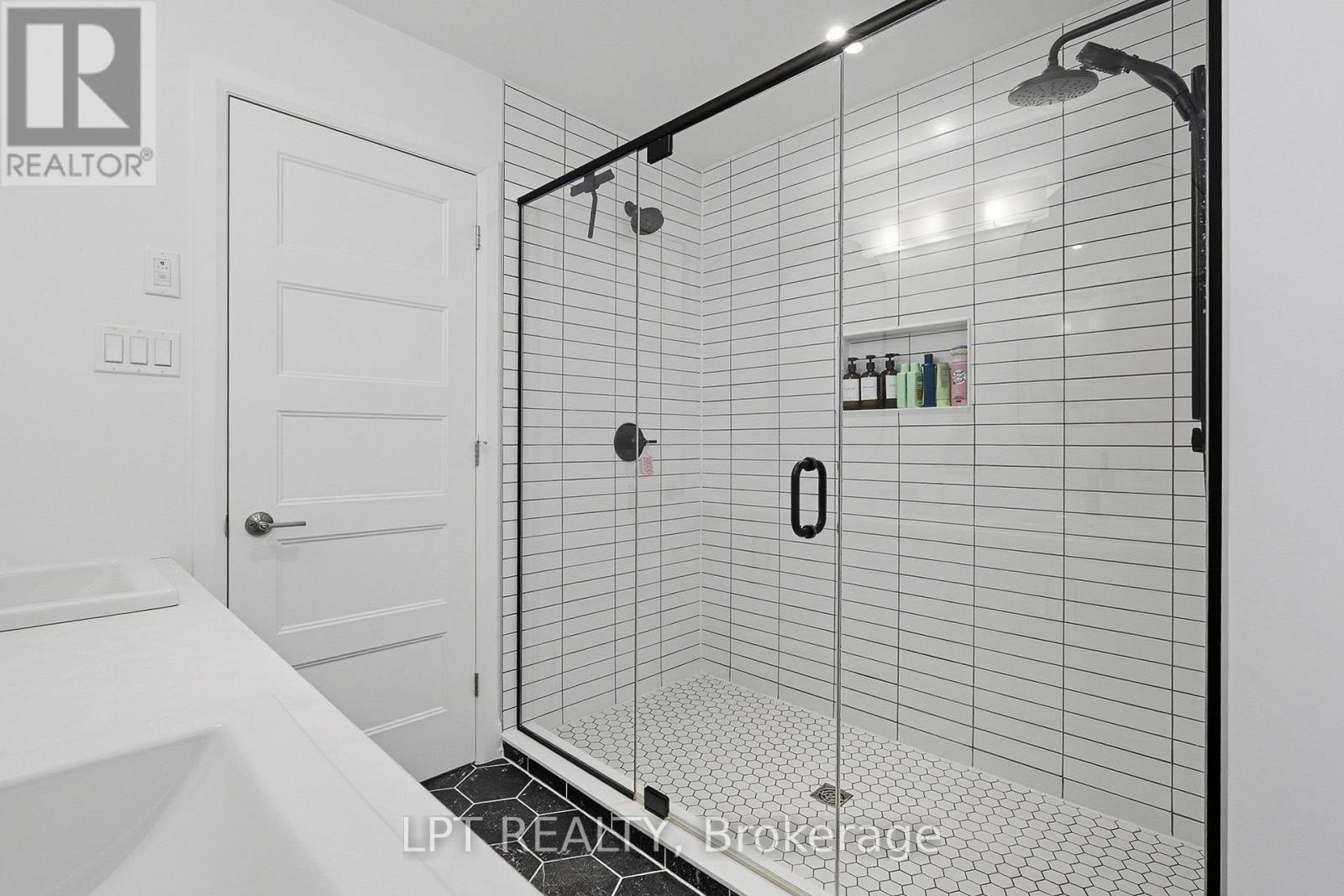 301 Moonlight Drive, Russell, Ontario  K4R 0L1 - Photo 25 - X12776570