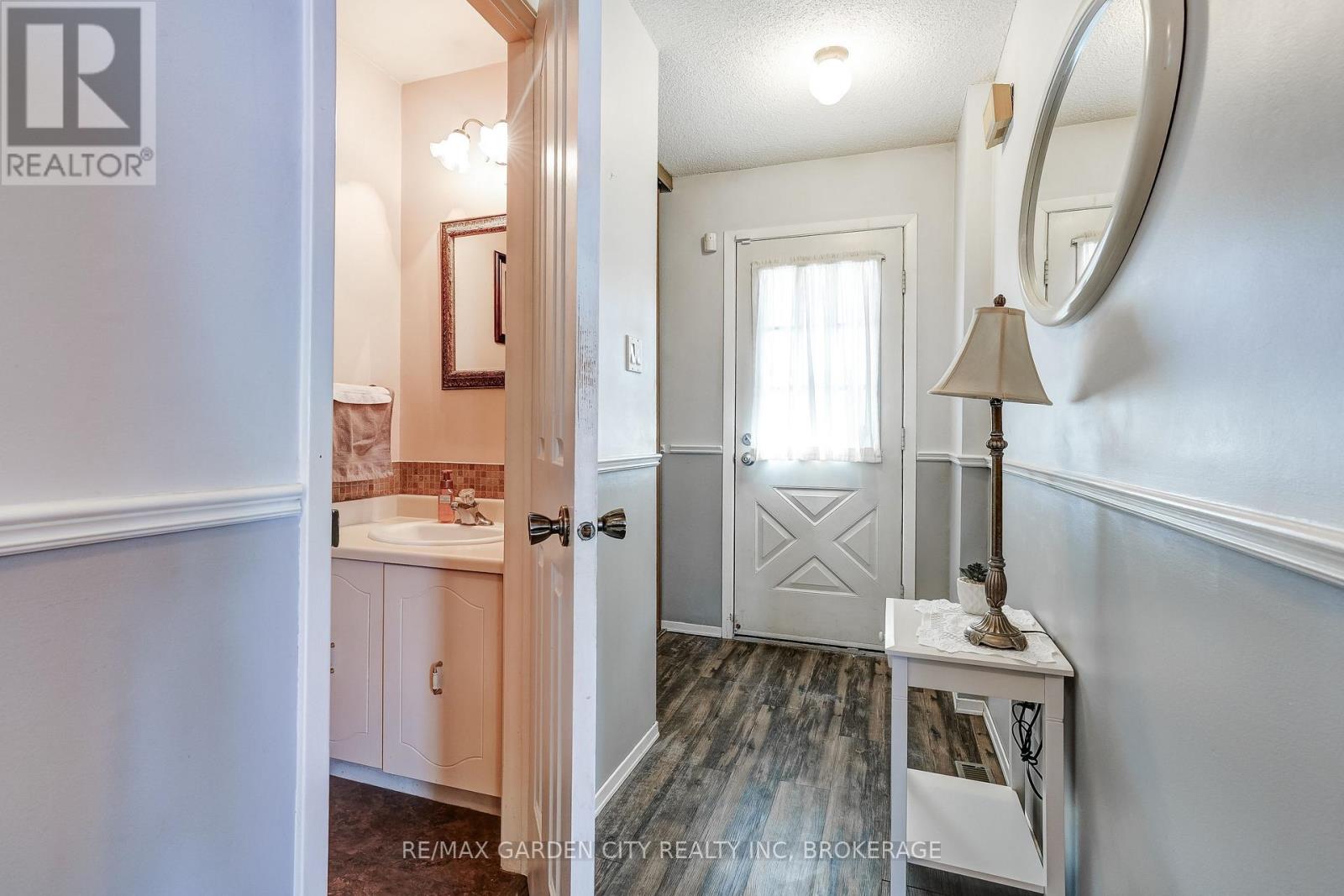 3169 Bartholomew Crescent, Mississauga (Meadowvale), Ontario  L5N 3K9 - Photo 4 - W12776514