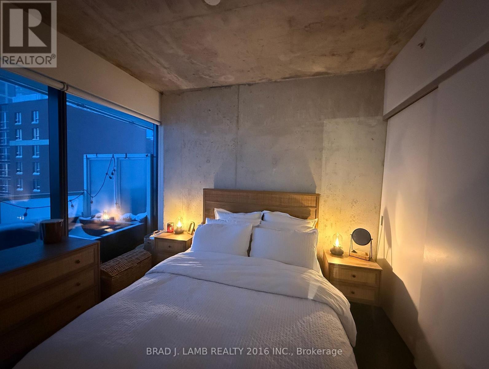 1105 - 11 Charlotte Street, Toronto, Ontario  M5V 2H5 - Photo 5 - C12776410