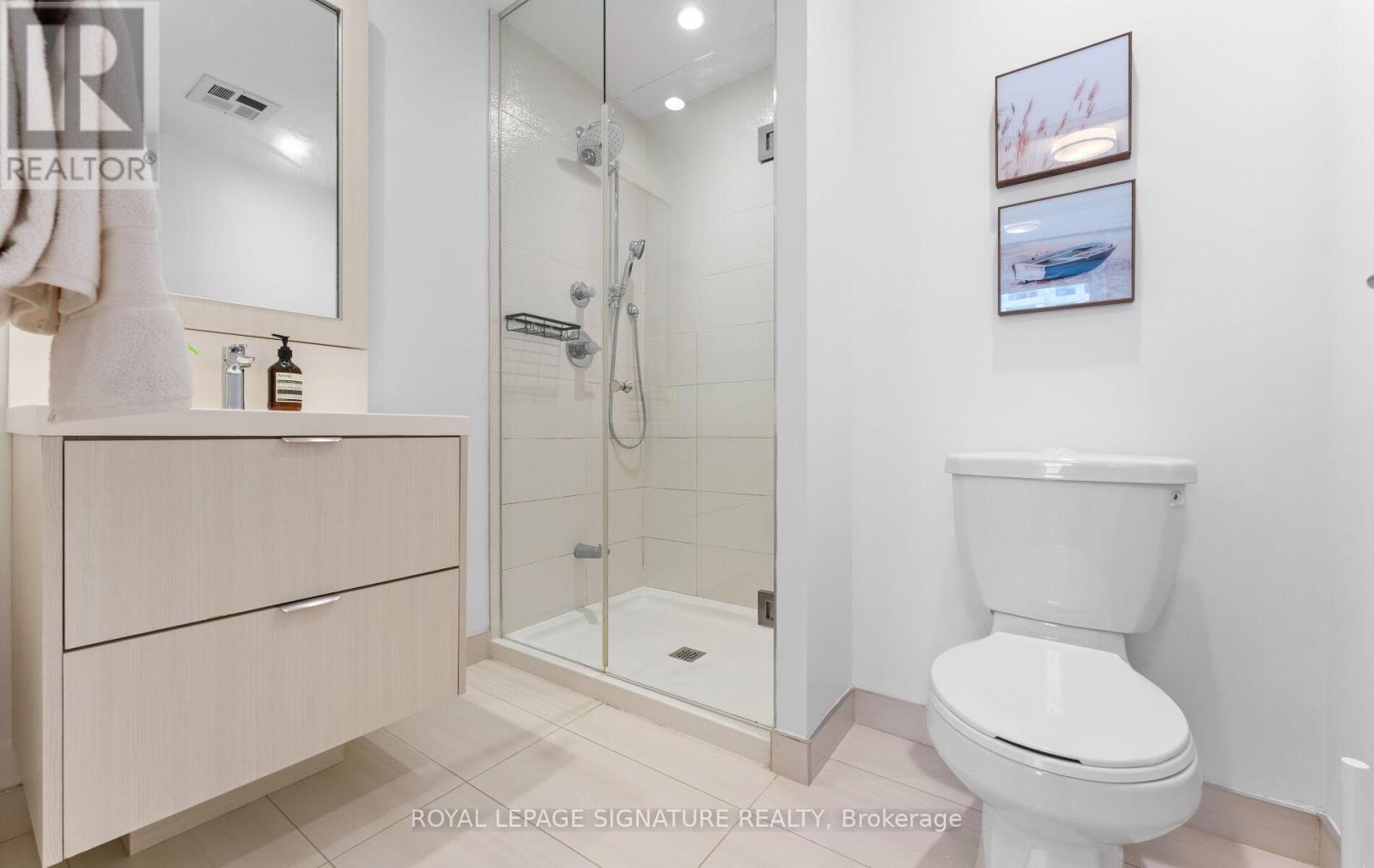 213 - 80 Vanauley Street, Toronto, Ontario  M5T 0C9 - Photo 15 - C12776414