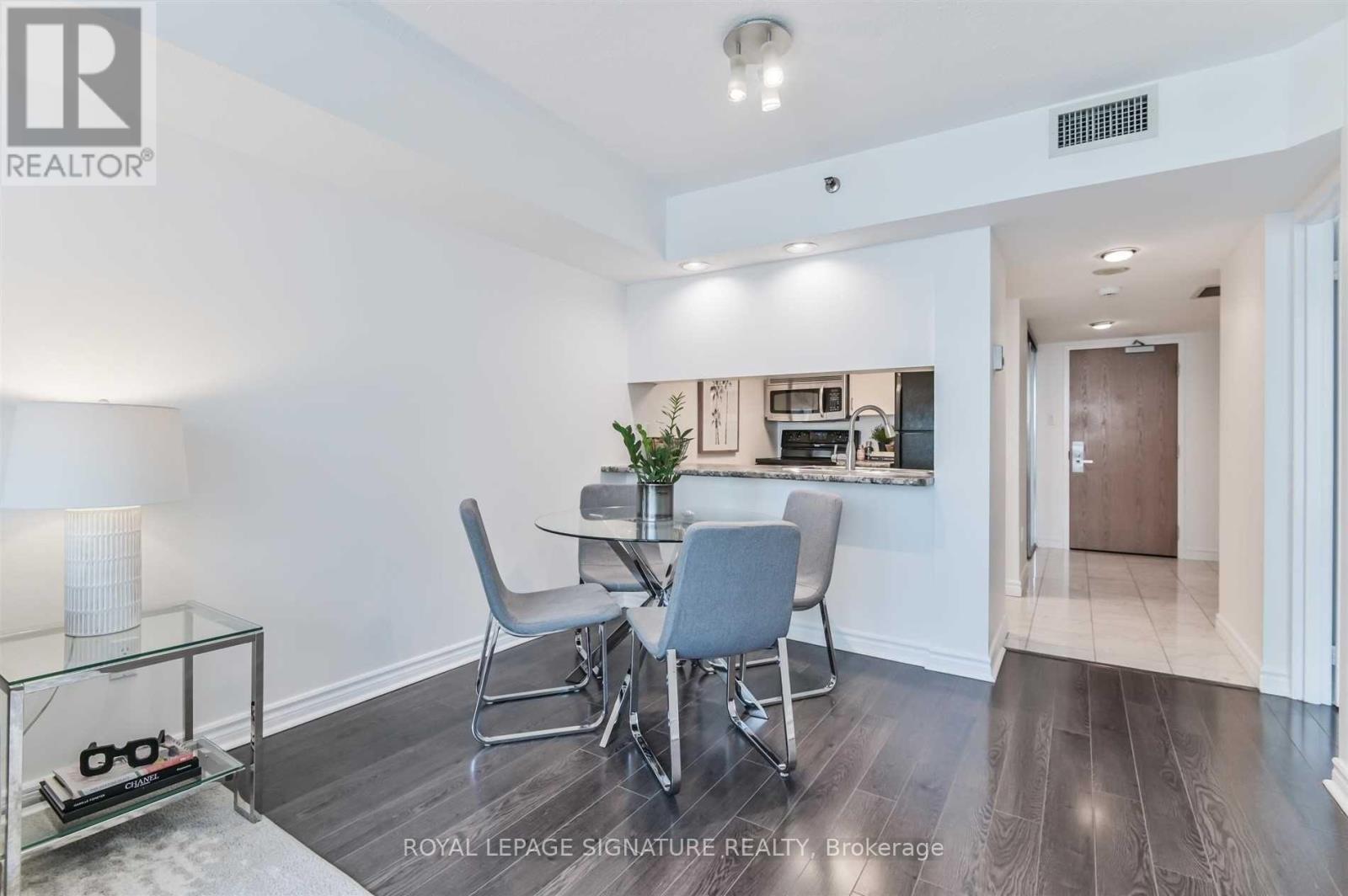 2001 - 38 Elm Street, Toronto, Ontario  M5G 2K5 - Photo 10 - C12776442