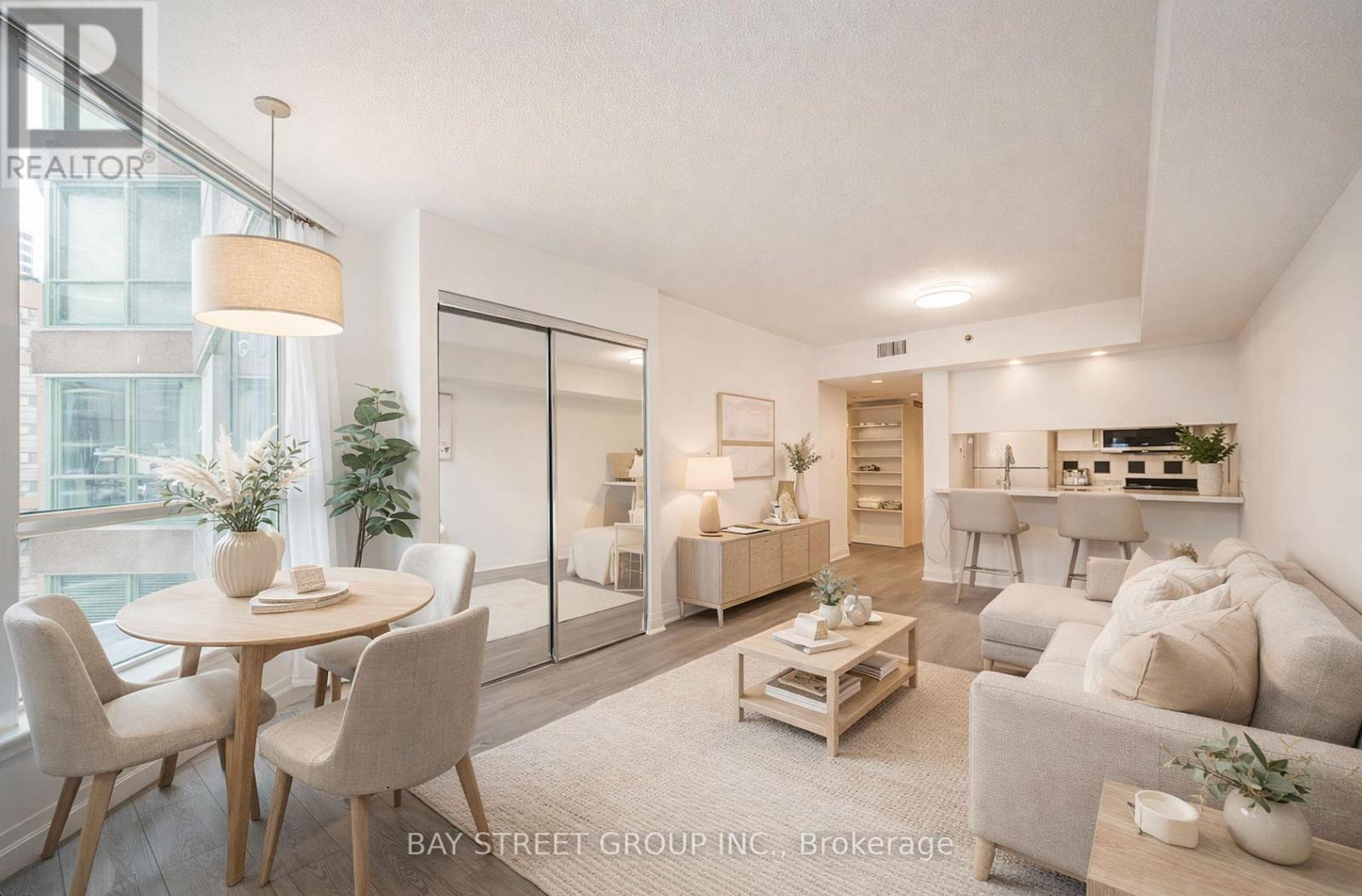 1006 - 38 Elm Street, Toronto, Ontario  M5G 2K5 - Photo 4 - C12776456