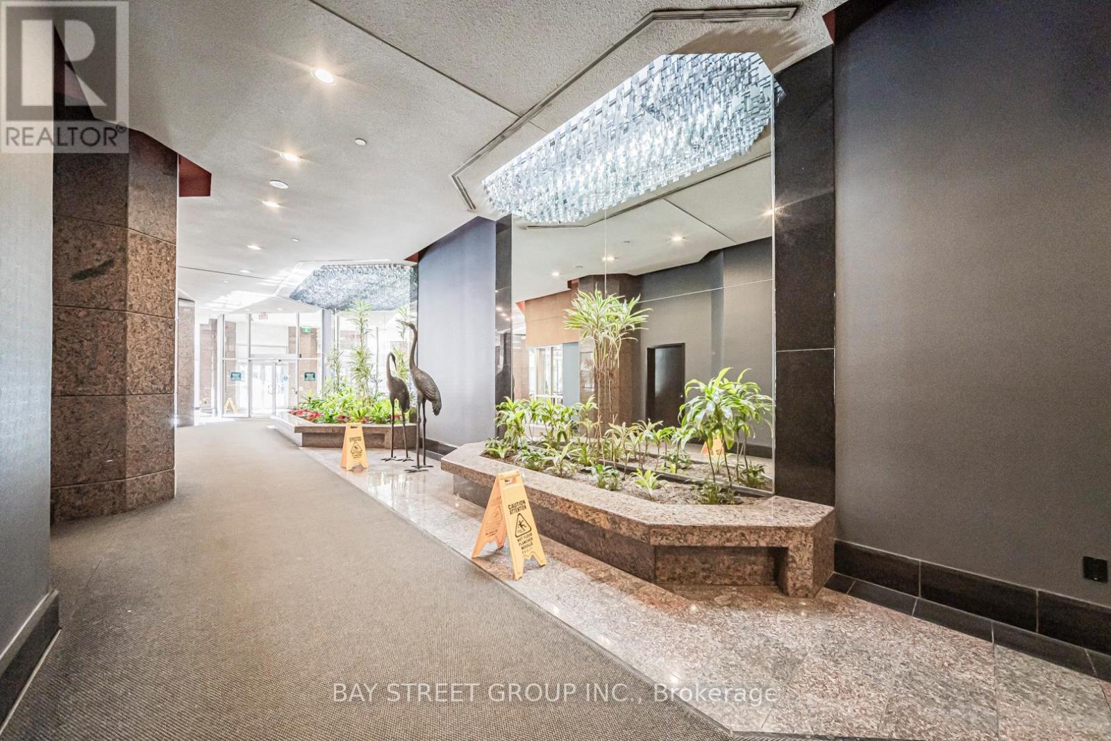 1006 - 38 Elm Street, Toronto, Ontario  M5G 2K5 - Photo 9 - C12776456