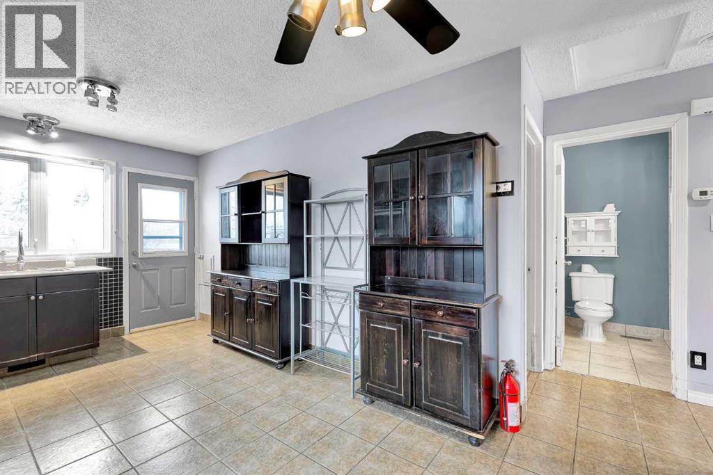 111 Dovertree Place Se, Calgary, Alberta  t2b 2k3 - Photo 11 - A2277343